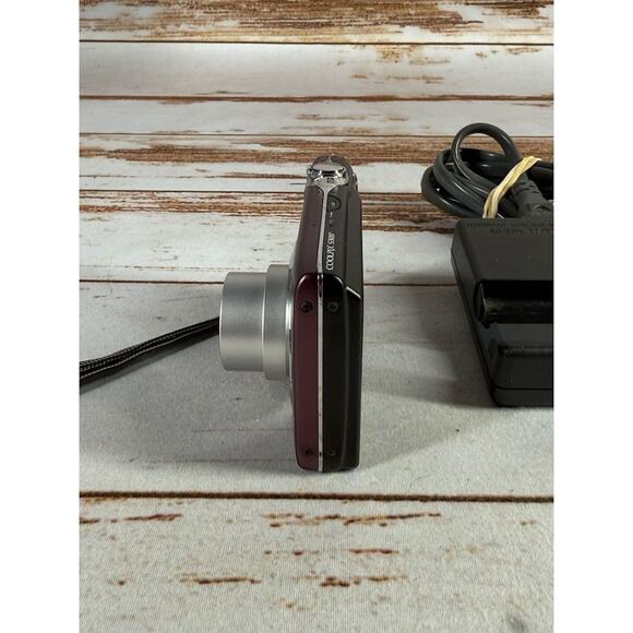 Nikon COOLPIX S3000 12MP Digital Camera 4x Zoom Purple Compact - Picture 3 of 8